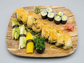M10.18 piezas maki sushi vegetariano