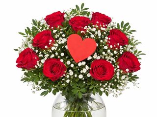 Ramo de 10 Rosas Rojas con Corazón