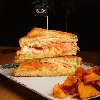 SANDWICH SALMON SUNRISE