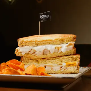 SANDWICH POLLO MELT