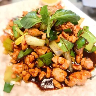 55a.pollo gonbao con verduras y fruto seco *