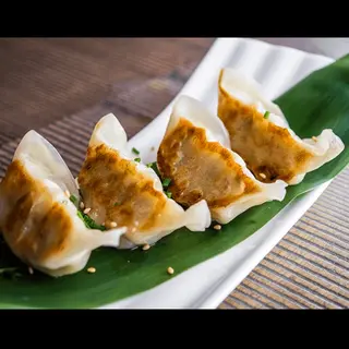 24.kuo tie, gyozas de carne y verduras