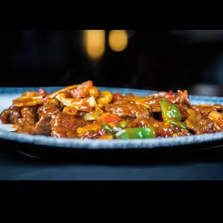 61.- buey con verduras y guindilla Thai *