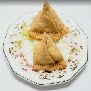 Samosa De Carne (2 Uds.)