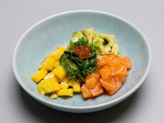 Ensalada De Salmón y Algas