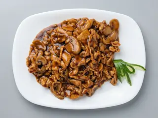 781. Ternera con champiñones SIN VERDURAS