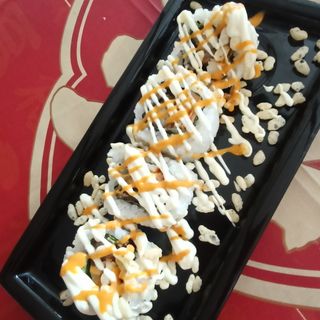 189Uramaki de cerdo crujiente 