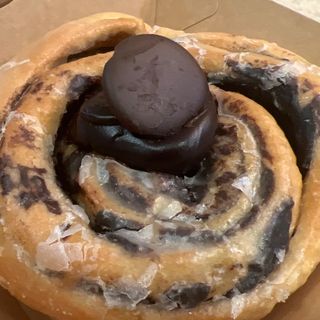 Roll de chocolate negro