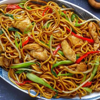FIDEOS CHINOS AL WOK CON LOMO