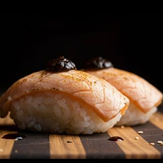 Sushi salmón flameados (2 uds)