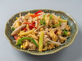 Yakisoba con pollo