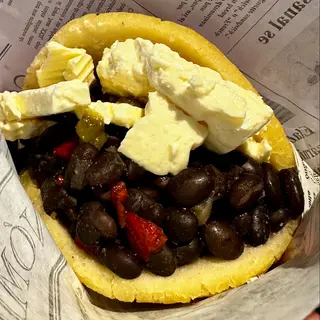 Arepa Dominó