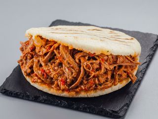 Arepa Mechada