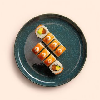 121. Uramaki California spicy salmón (8 uds.)
