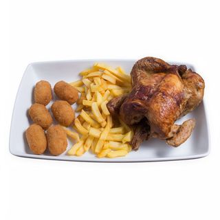 1 Pollo A L`Ast Entero Con Patatas Con Croquetas De Pollo