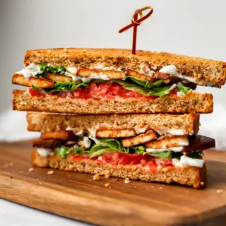 Sandwich De Tofu Marinado +patatas fritas