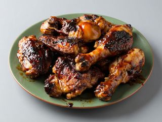 Menú Flaming BBQ Chicken de pollo picante  más 1 patatas y 1 bebida