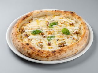 Pizza Cuatro Quesos Con Nueces Y Miel (33 Cm.)