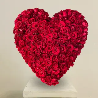 Corazón De 71 Rosas "Latido"
