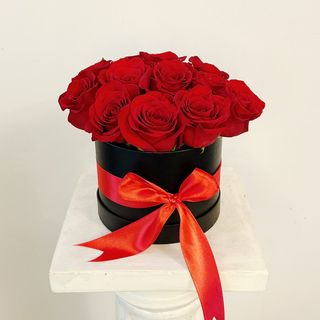 Caja de 12 Rosas Rojas Medium 