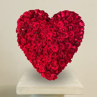 Corazón 71 Rosas Rojas San Valentín "Latidos"