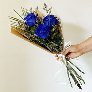 Ramo de 3 Rosas Azules "Incondicional"
