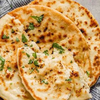 GARLIC NAAN