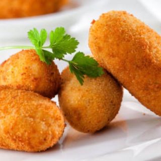 Croquetas de pollo ( 3 piezas)