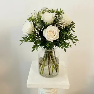 Ramo de 6 Rosas Blancas "Irresistible"