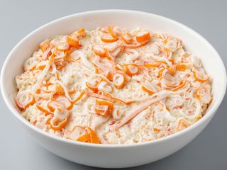 Ensaladilla de bocas y langostinos  ( 250 g)) 