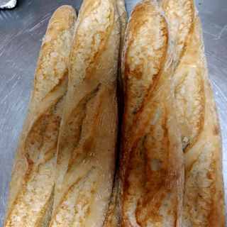 Pan recién hecho  barra gallega