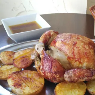 Promoción 1 pollo con 3 raciones de patatas fritas 