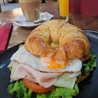 Croissant Especial