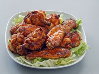 Alitas de pollo al bufalo