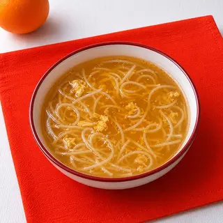 Sopa De Pollo Con Tallarines