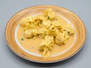 Fiocchi Relleno De Queso Y Pera Con Crema Especial Gorgonzola