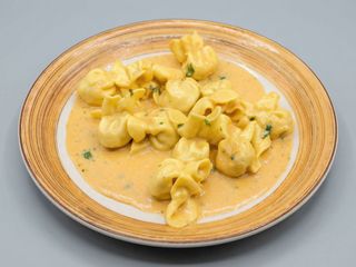 Fiocchi Relleno De Queso Y Pera Con Crema Especial Gorgonzola