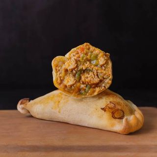 Empanada de pollo picante