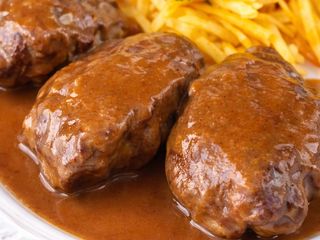 Carrilleras Al Vino Tinto con patatas