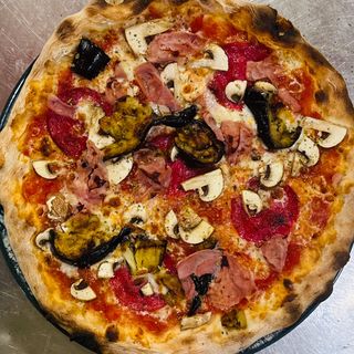 pizza 4 estaciones (32 cm.)