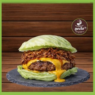 Burger Keto Beef y Ribs (365 Cal, 27g proteínas, 3,90g carbohidratos, 27g grasas)