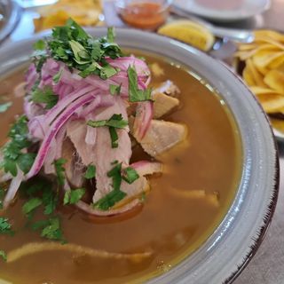 Encebollado de atún