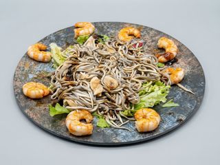 Ensalada Templada De Gulas Y Langostinos