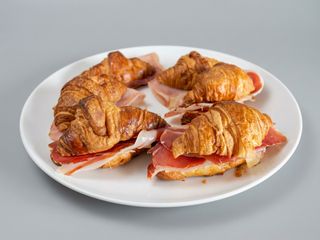 Mini Croissant De Jamón Ibérico Y Atún (12 Uds.)