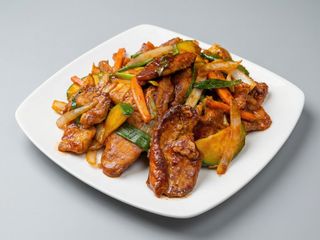 72. Cerdo Con Verduras Variadas