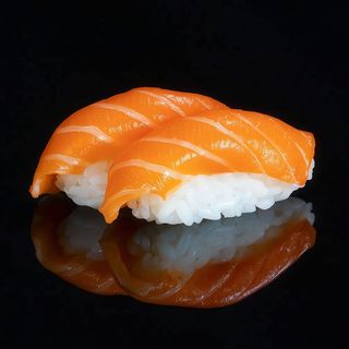 201. Nigiri De Salmón