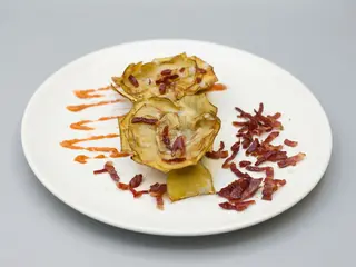 Alcachofa Confitada con Jamon