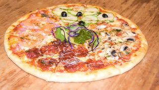 Pizza Estaciones (28 Cm.)