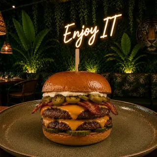 137. Rainbow Burguer