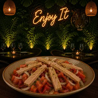 57. Ensalada Ventresca de Atún